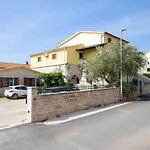 Apartament Dadic With Parking & Playground Medulin