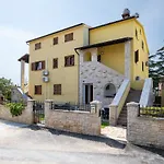 Apartament Dadic With Parking & Playground Medulin