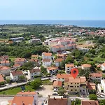 Apartmán Dadic With Parking & Playground Medulin