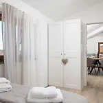 Dadic With Parking & Playground Apartament
