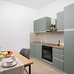 Dadic With Parking & Playground Apartament *