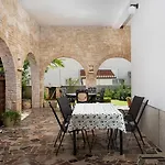 Dadic With Parking & Playground Apartament *