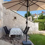 Dadic With Parking & Playground Apartament Medulin