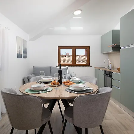 Appartamento Dadic With Parking & Playground Medolino