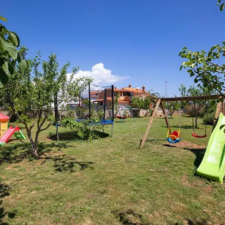 Apartament Dadic With Parking & Playground Medulin