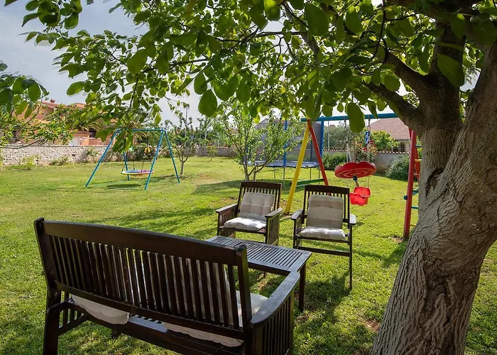 Dadic With Parking & Playground * Medulin