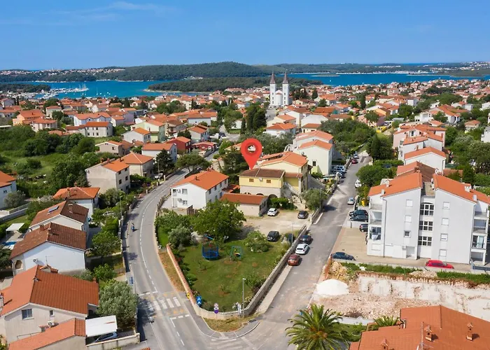 Apartman Dadic With Parking & Playground