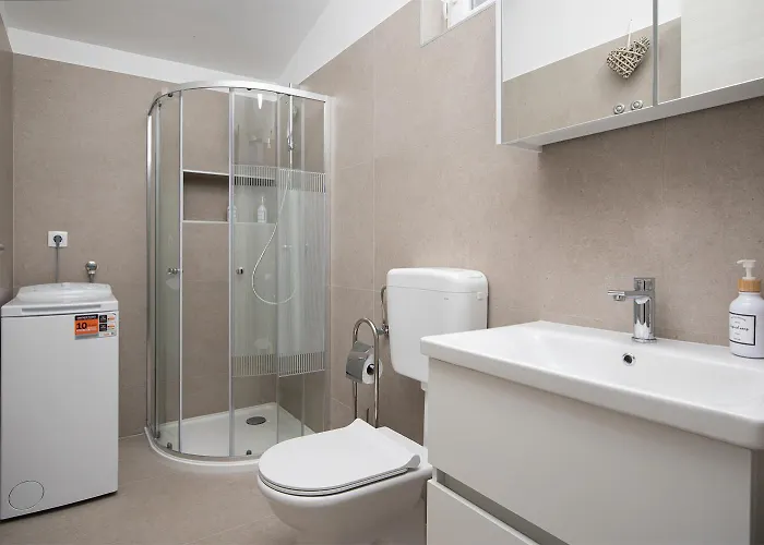 Dadic With Parking & Playground *