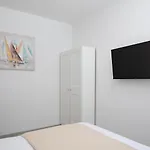 Dadic With Parking & Playground Apartman *