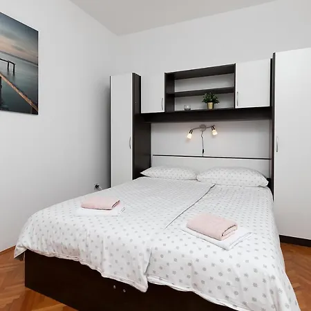 Apartment Dadic With Parking & Playground Medulin