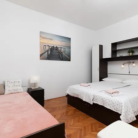 Apartment Dadic With Parking & Playground Medulin