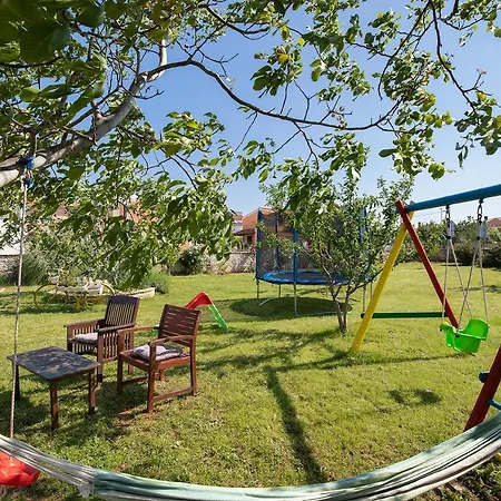 Dadic With Parking & Playground *