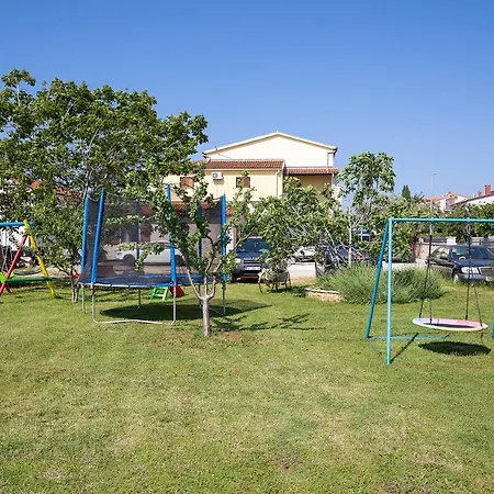 Dadic With Parking & Playground *