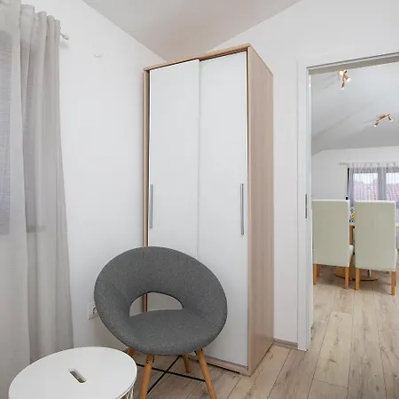 Apartment Dadic With Parking & Playground *