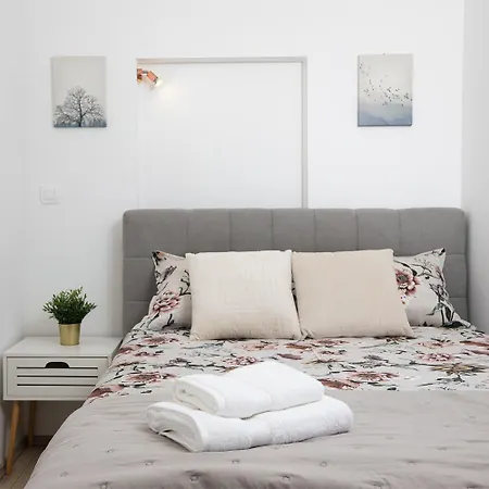 Dadic With Parking & Playground Medulin