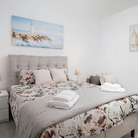 Dadic With Parking & Playground Apartment