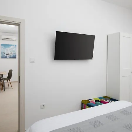 Appartamento Dadic With Parking & Playground *